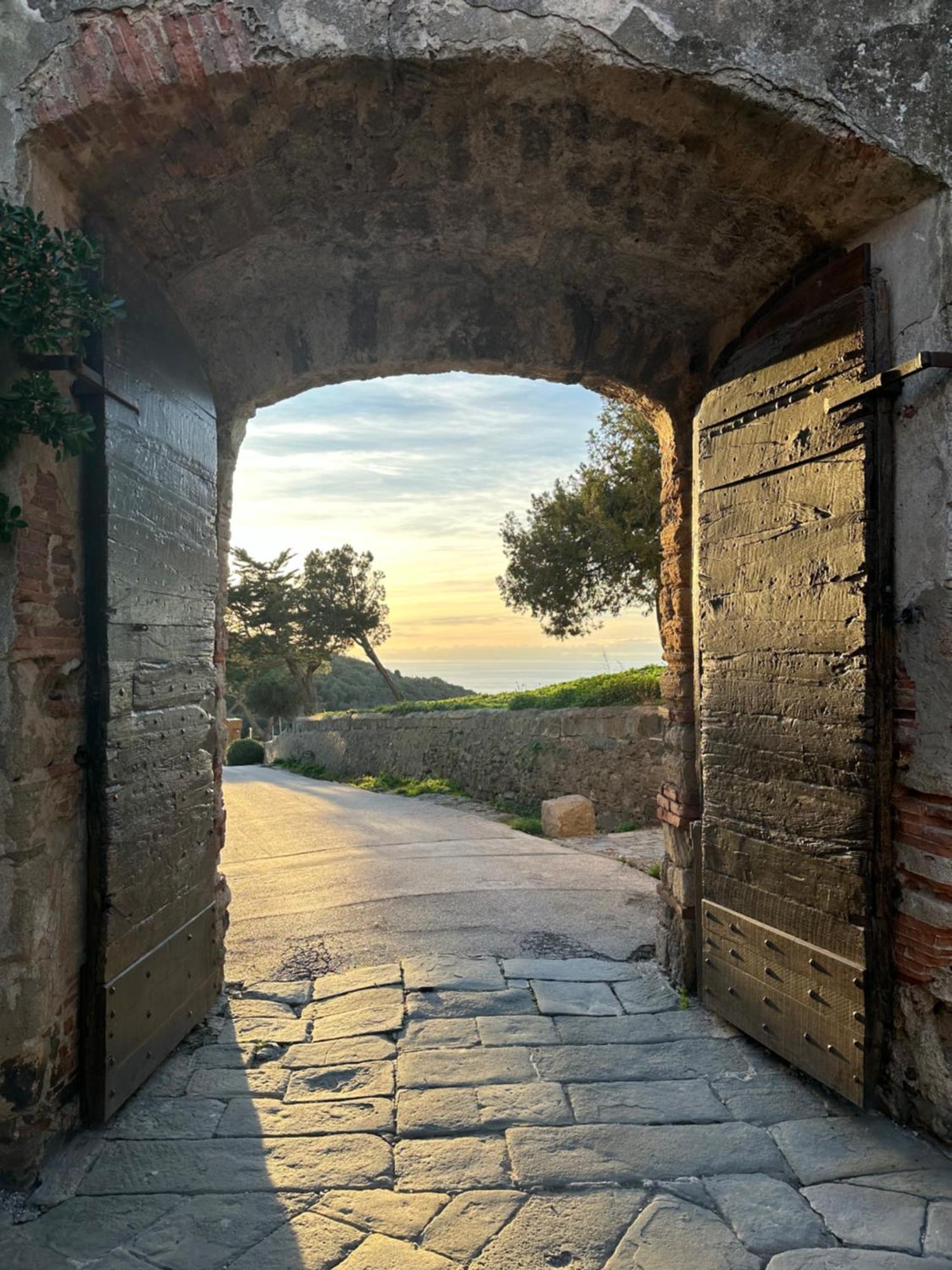 Apartamento La Casa Di Nonna Ottorina Venturina Terme Exterior foto