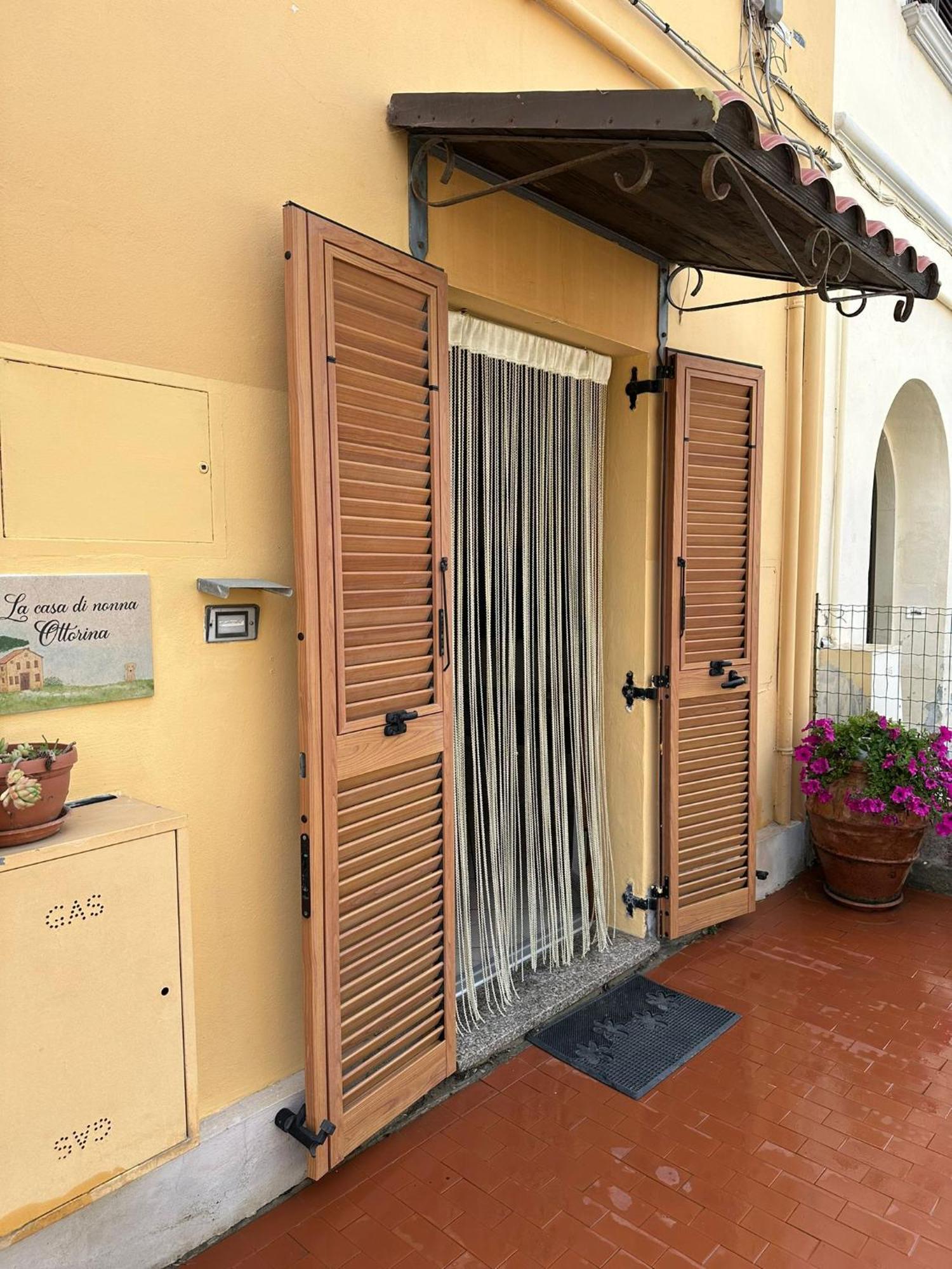 Apartamento La Casa Di Nonna Ottorina Venturina Terme Exterior foto